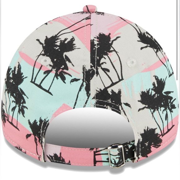 New Women’s New Era Las Vegas Raiders cream retro beachin 9Twenty adjustable cap - Picture 2 of 9